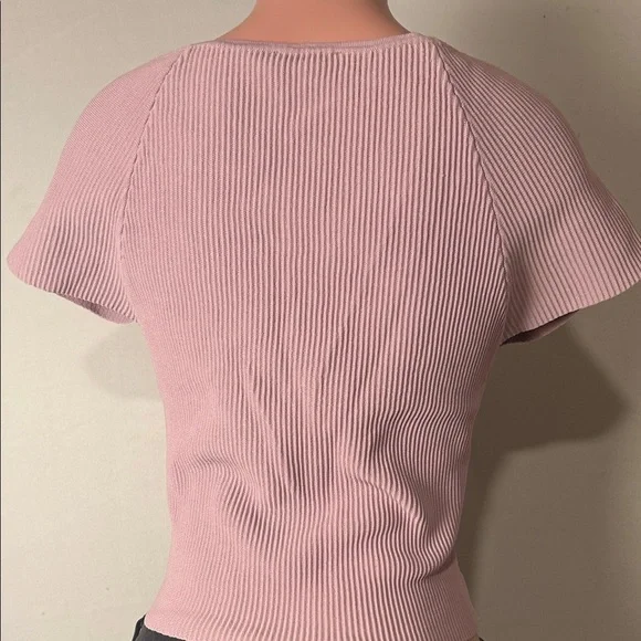 And Now This Women's Cap Sleeves Cropped Top T-Shirt Size Medium NWT - Picture 6 of 9
